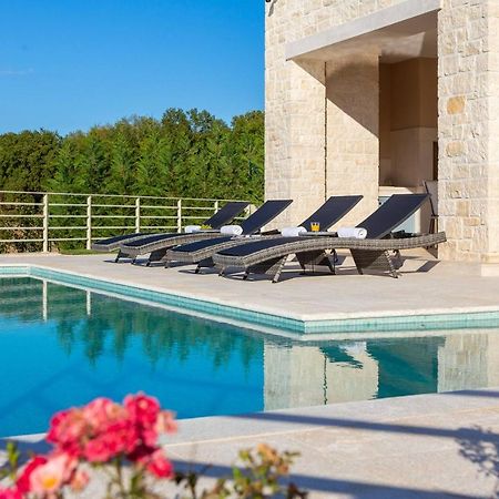 Villa Blanche By Ilc Brtonigla Exterior foto