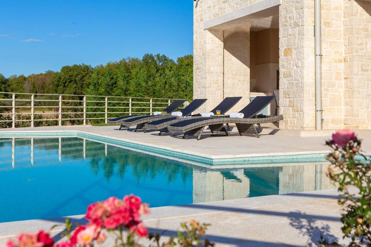 Villa Blanche By Ilc Brtonigla Exterior foto