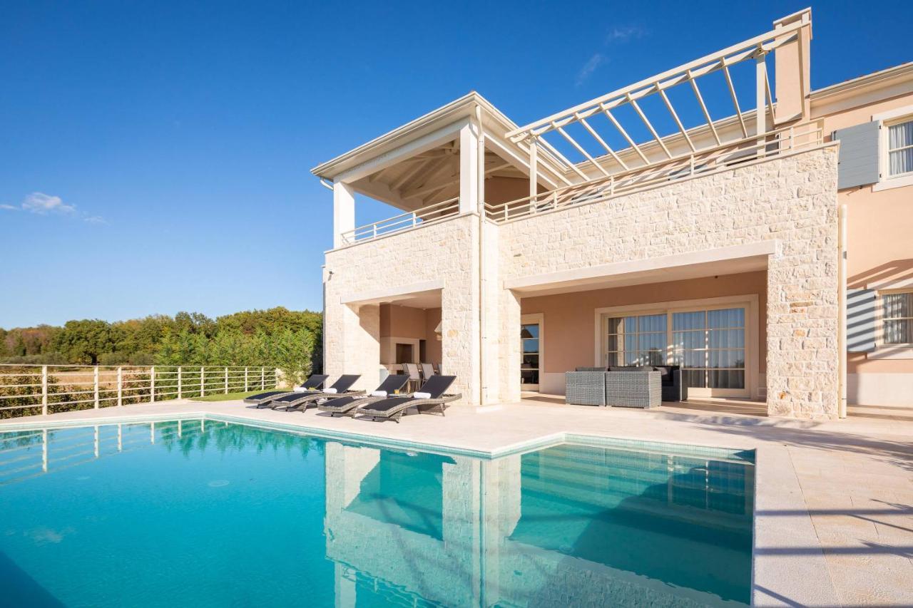 Villa Blanche By Ilc Brtonigla Exterior foto